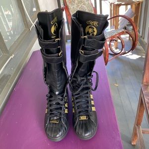 Black & gold leather Missy Elliot Adidas Remix US7